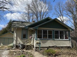 907 N Busey Ave, Urbana, IL 61801