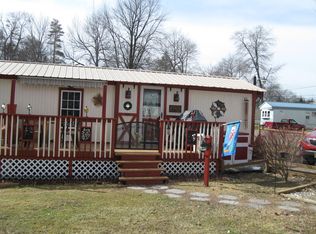 8 Fords Ln, Poughquag, NY 12570