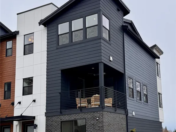 10823 (HS 94) 120TH Lane NE #E, Kirkland, WA 98033