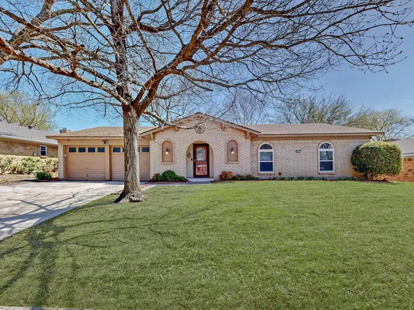 2903 Concord Dr, Arlington, TX 76014