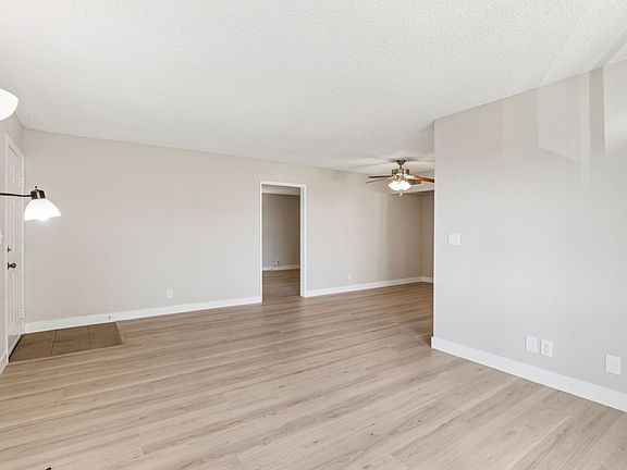 3rd image of 626 E Verdugo Ave #R