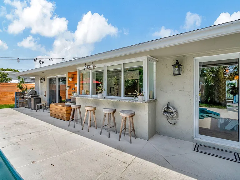 1066 SW 25th Way — Photo 21