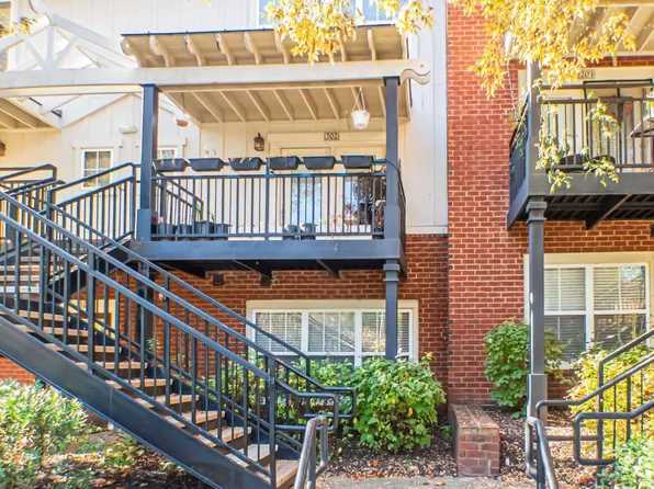 1615 Elmwood Ct Unit 202, Charlottesville, VA 22903