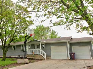 203 Chestnut St, Moundridge, KS 67107