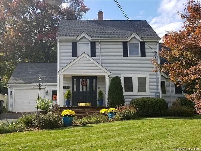 1st image of 9 Sunny Crest Dr