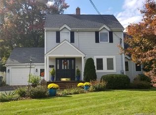 9 Sunny Crest Dr, Rocky Hill, CT 06067