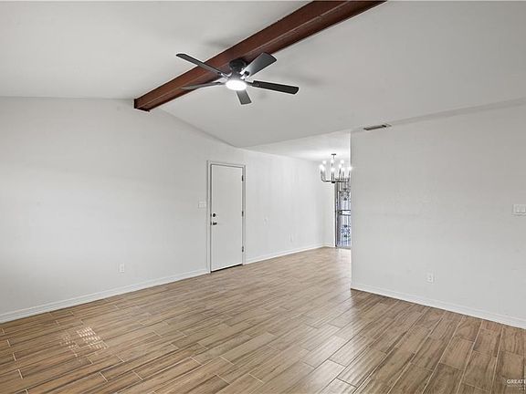3rd image of 1425 Evergreen Ave