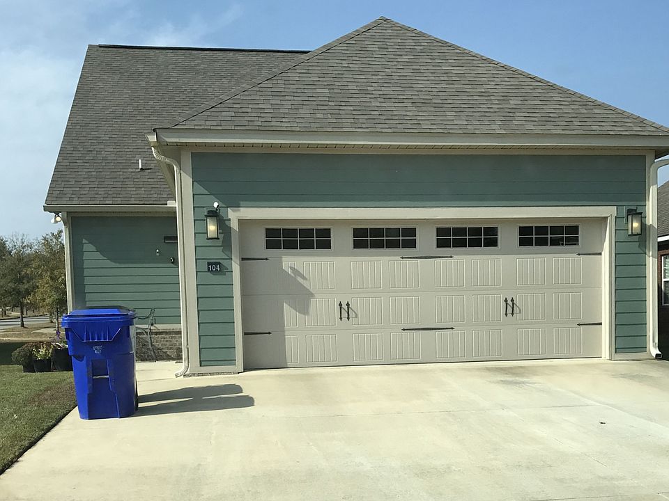 2nd image of 104 Greenleaf Way