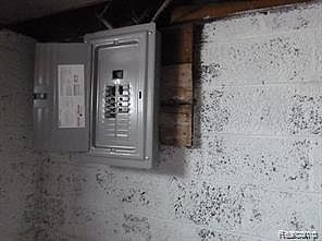 4th image of 19514 Fielding St