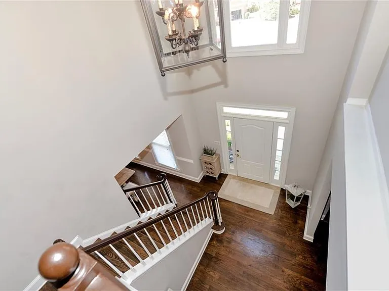 310 Windsor Gate Cv — Photo 31