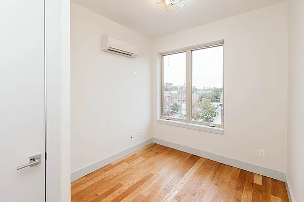 Rented by Nooklyn NYC LLC | media 46