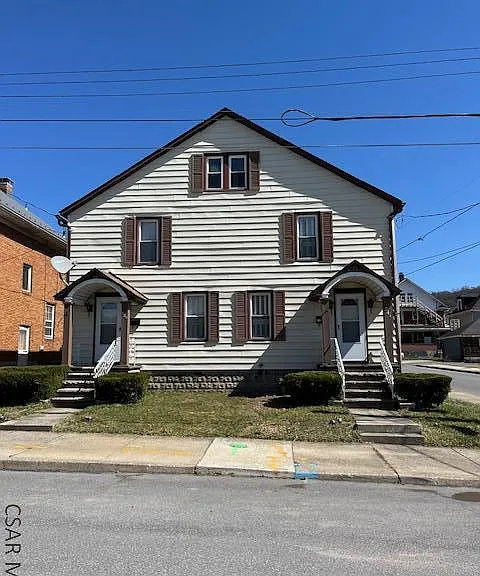 539 Ash St — Photo 2
