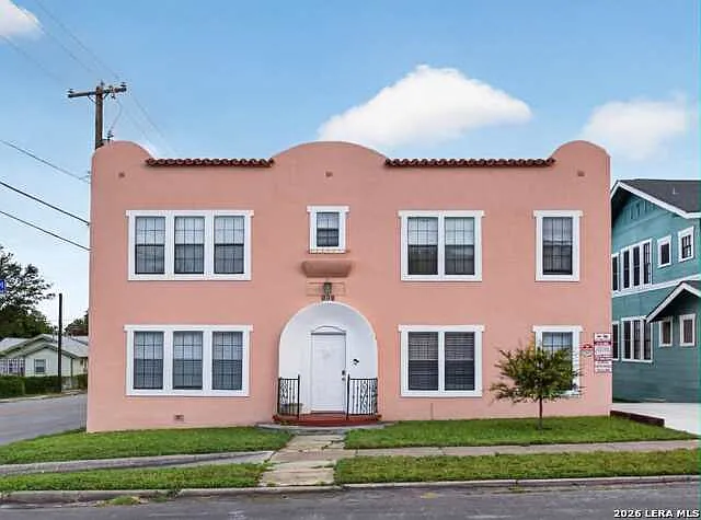 2 bed, 1.0 bath, 4820 sqft, $1,550 — Photo 4