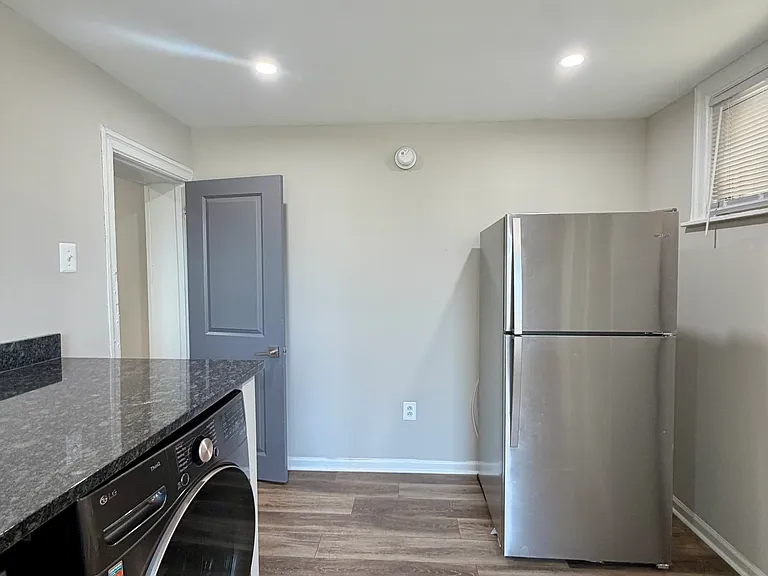 227 S 41st St #H — Photo 18