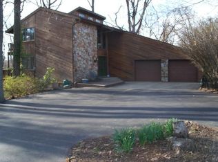 647 N 2nd St, Murphysboro, IL 62966