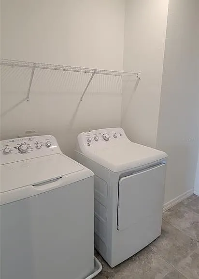 2127 Brillante Dr — Photo 16