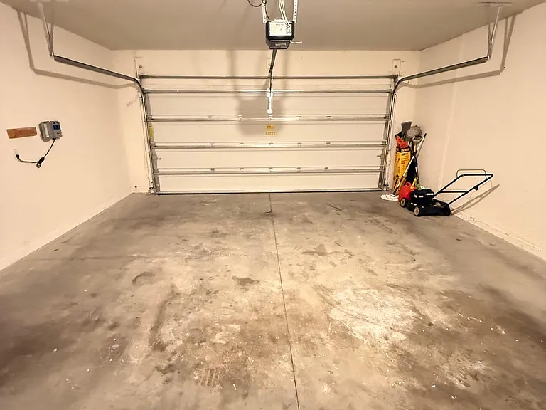 187 Emanuelle Dr — Photo 32