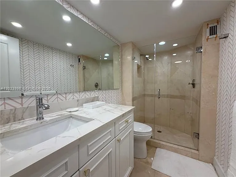 1111 Crandon Blvd #B1105 — Photo 19