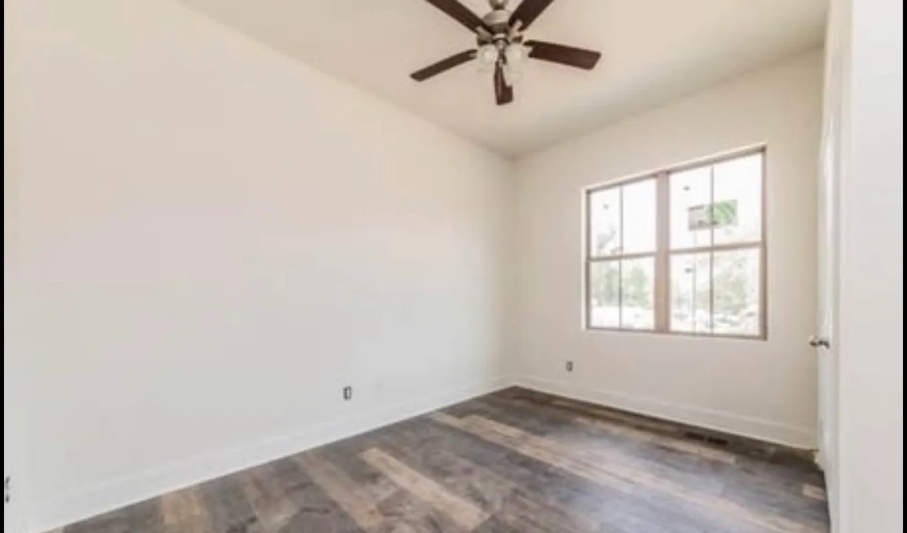 2 bed, 1200 sqft, $1,600 — Photo 2