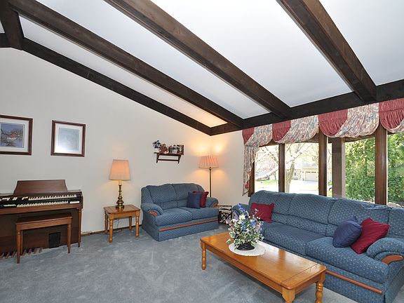 3rd image of 2817 Buckingham Ct