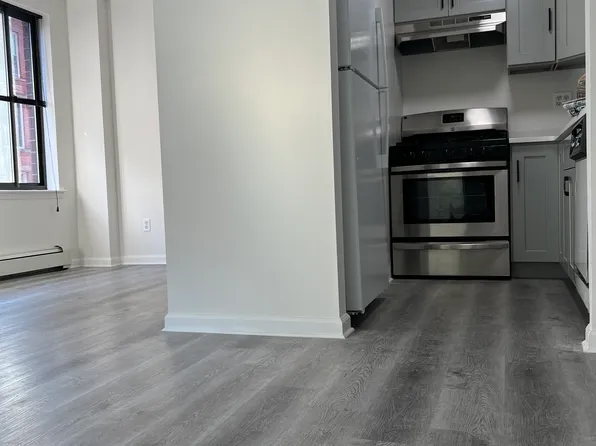 179 Grand Street image 1 of 9