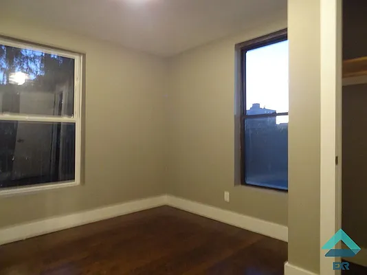 Rented by EXR | media 7