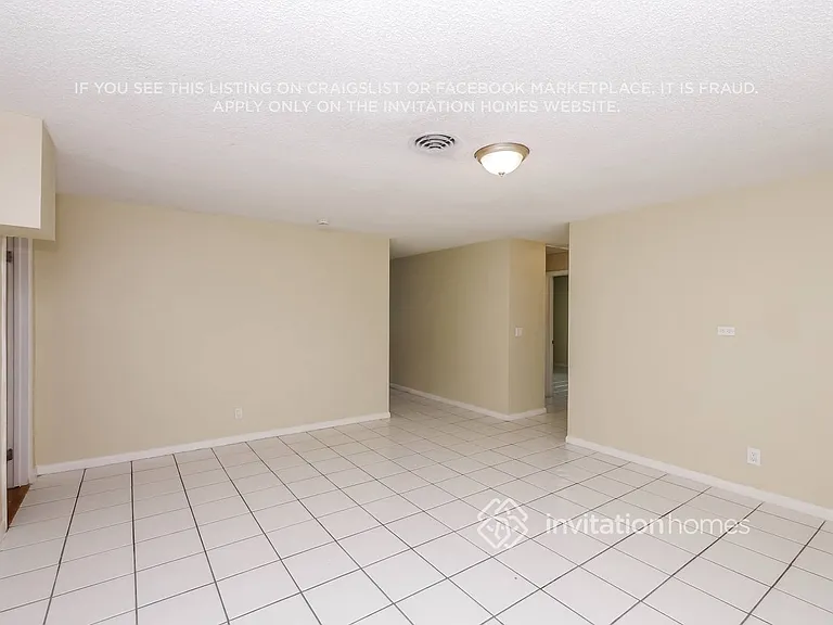 9413 SW 53rd St — Photo 5
