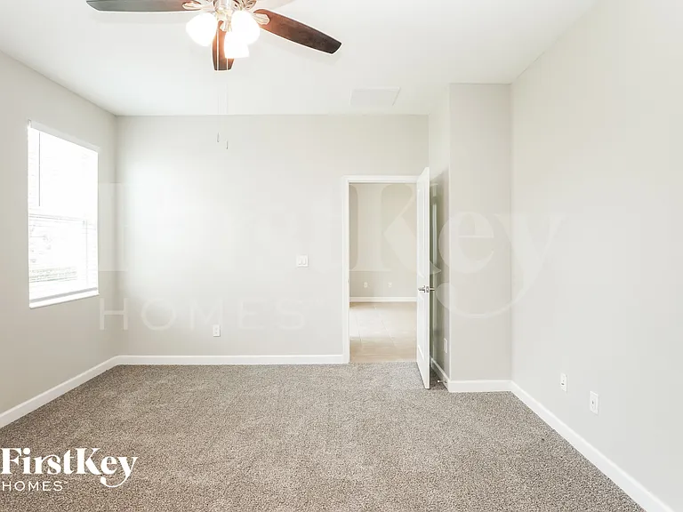 4664 Egg Harbor Dr — Photo 7