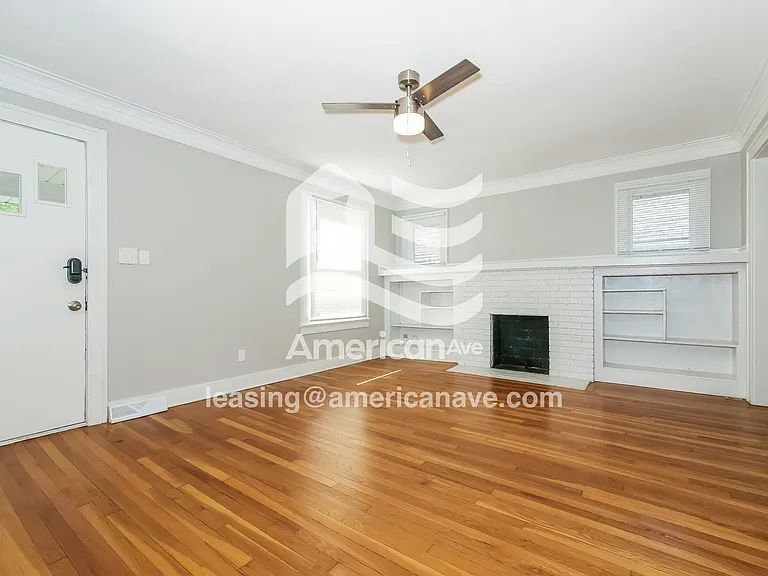 712080_003_living_room_13935249.jpg