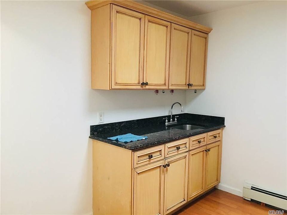 39 Merrick Ave Merrick NY Zillow