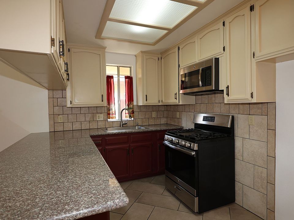 Madera Duplex 208210 N O St Madera CA Zillow