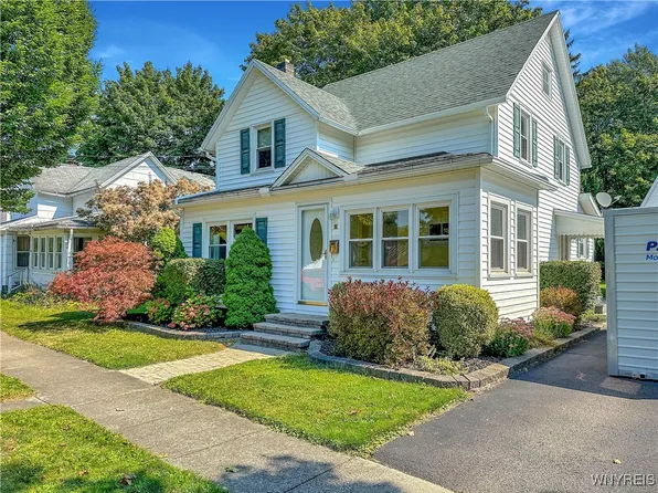 96 N Linwood Ave, Warsaw, NY 14569