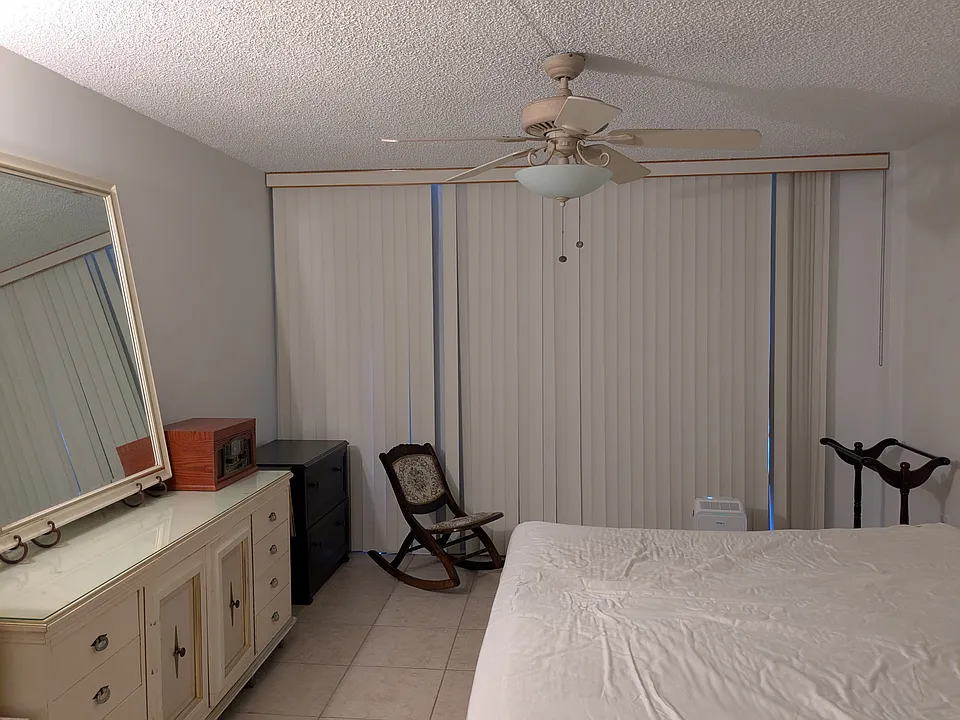 1351 NE Miami Gardens Dr #1613E
