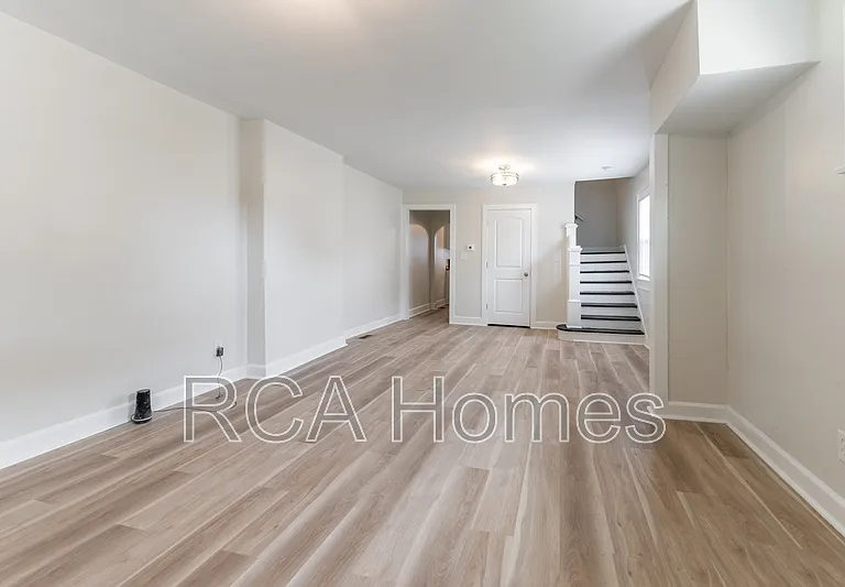 1601 Villa Ave — Photo 4