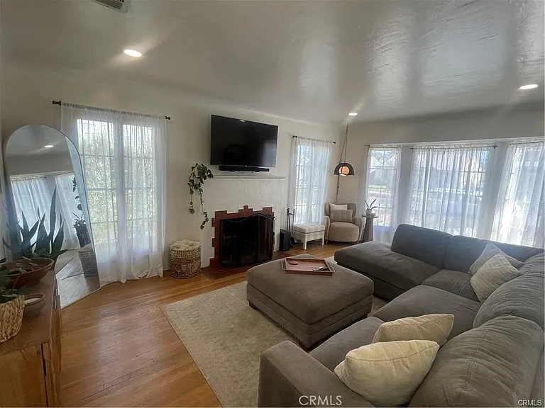 4586 Sunnyside Dr — Photo 9
