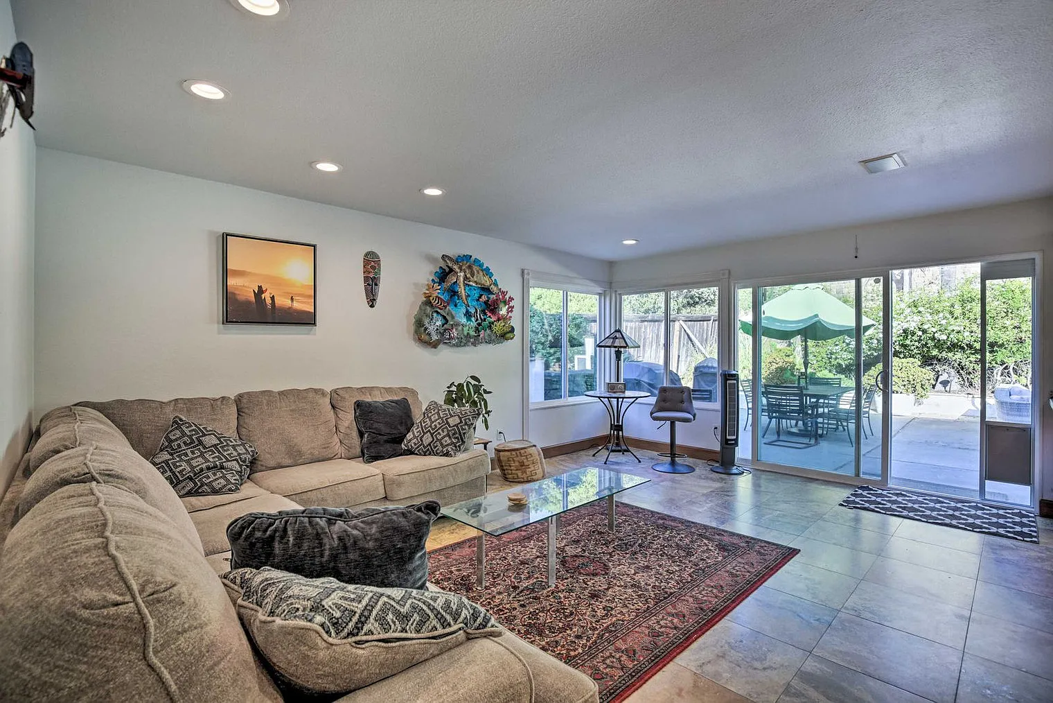 5 bed, 3.0 bath, 2873 sqft, $11,676 — Photo 4