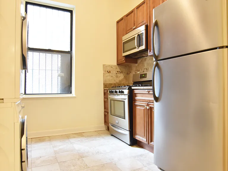 560 W 149th St #2W — Photo 3