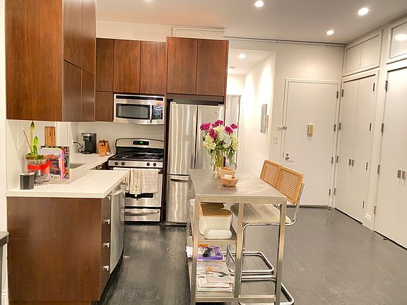 5th image of 31 Union Sq W APT 6E