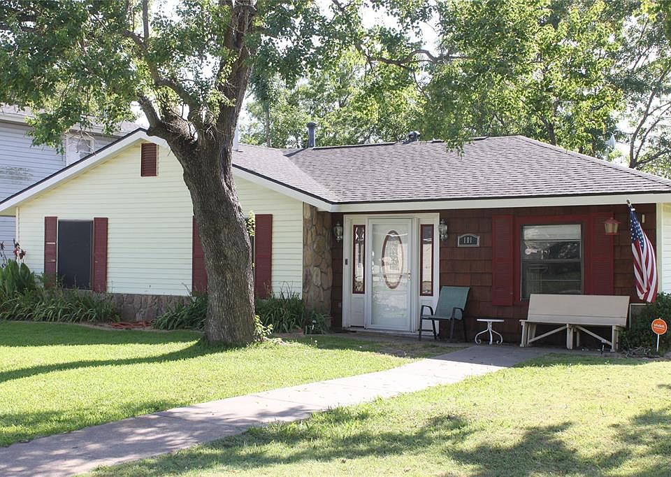 1st image of 101 Highland Dr