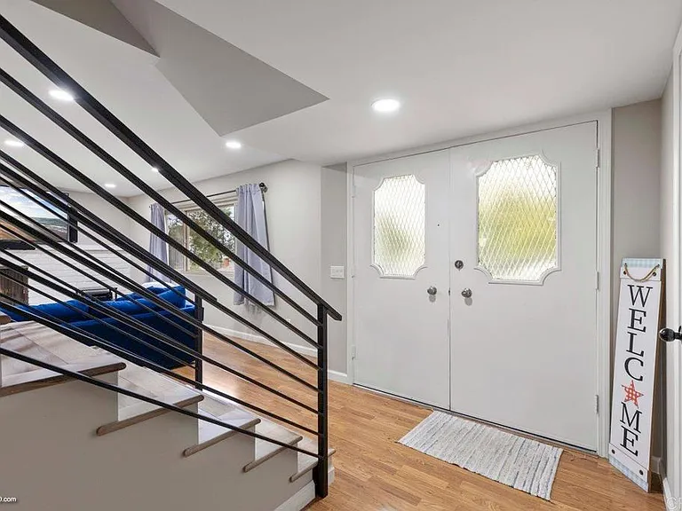 1870 Jeffrey Ave — Photo 3