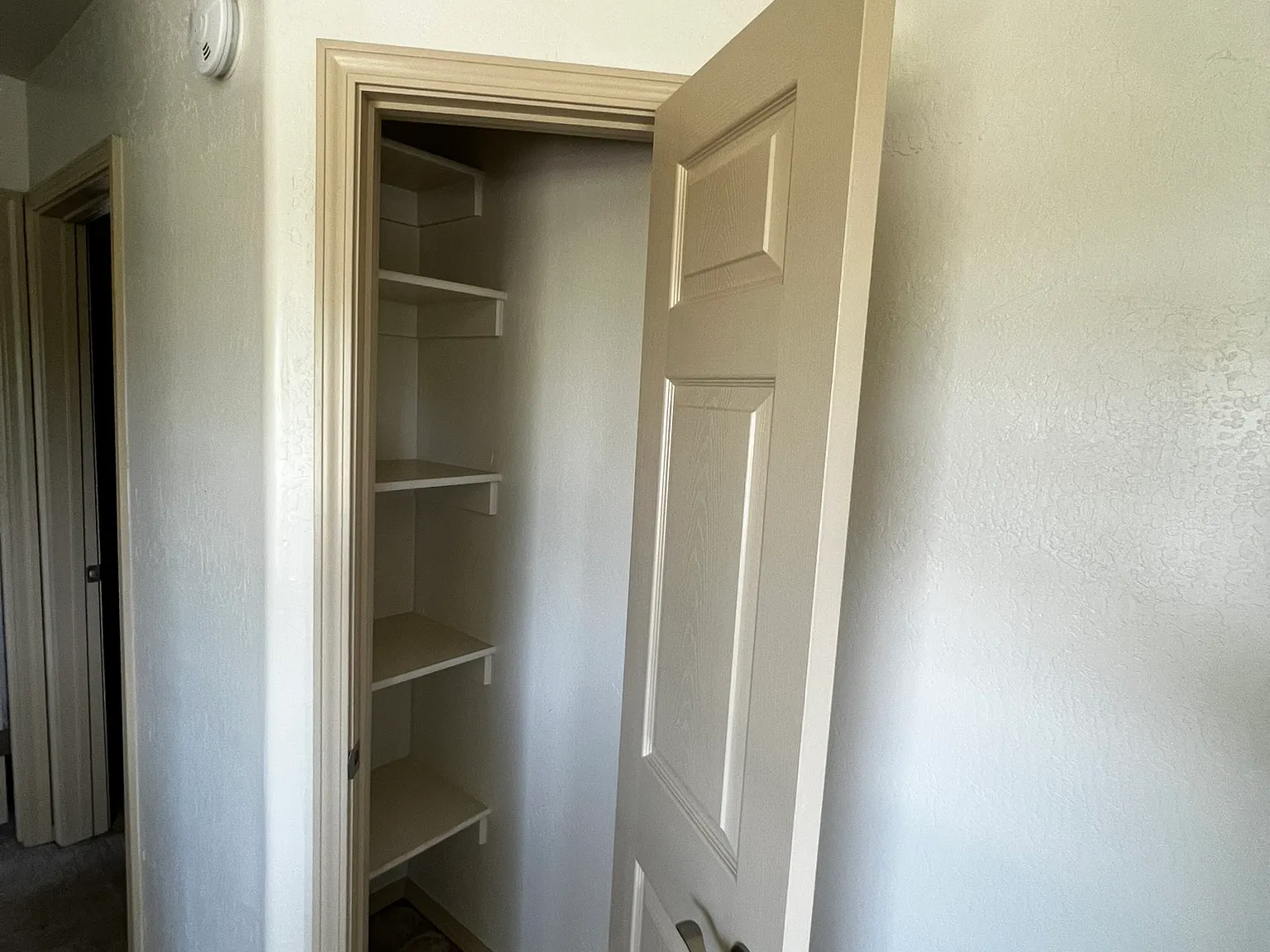 3 bed, 2.5 bath, 1610 sqft, $2,000 — Photo 4