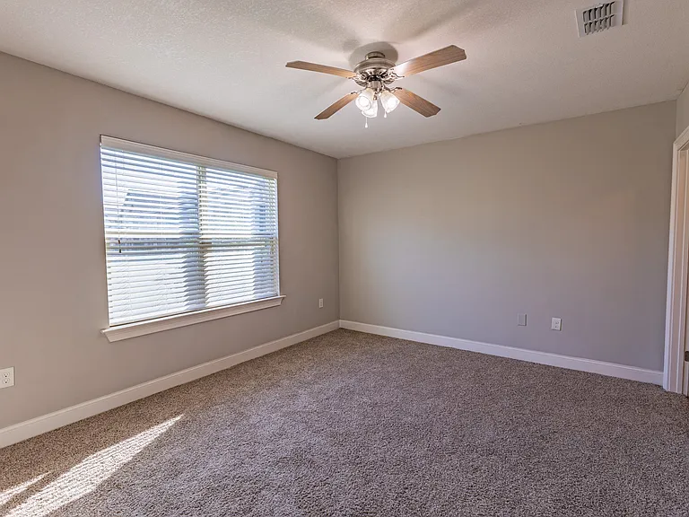 Pensacola Grand — Photo 18