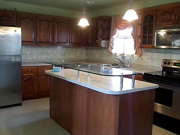 4th image of 7151 Glenwood Dr