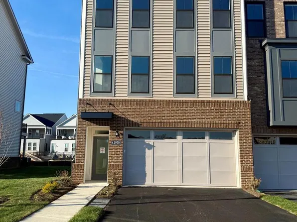 42970 Truman Ter, Ashburn, VA 20148