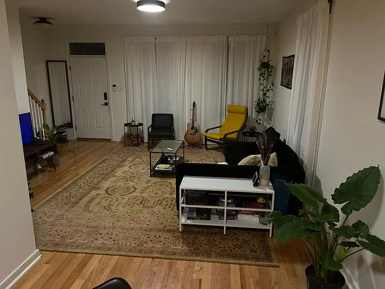 2600 Q St — Photo 5
