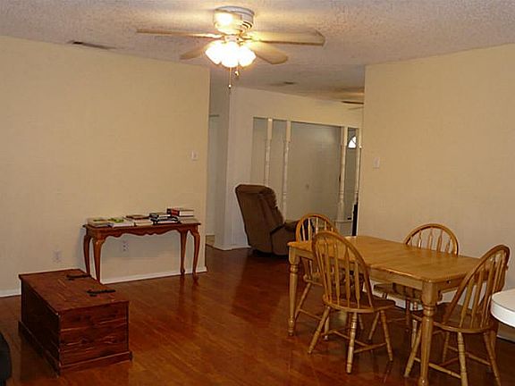 5th image of 3905 Hillsdale Ln