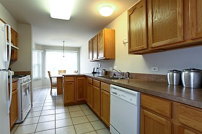 4th image of 2292 Scott Ln #2292