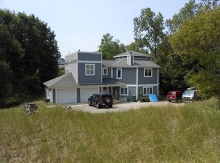 19121 Maiden Ln, Spring Lake, MI 49456