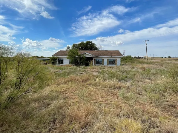 818 E Railroad Ave, Electra, TX 76360