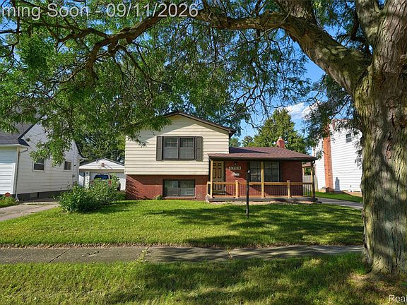 3rd image of 3709 Evergreen Pkwy